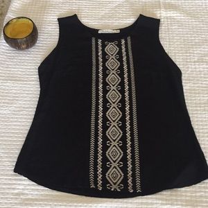 Women’s tribal design tank top